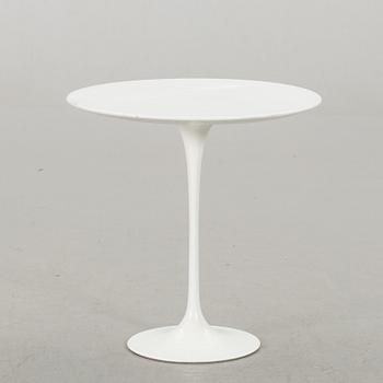 EERO SAARINEN, sidobord, "Tulip", Knoll International, brickmärkt.