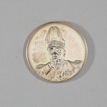 A box with five silver coins, Republic, early 20th Century.