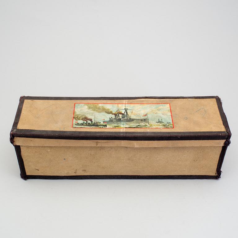 A tinplate gunboat by Gebrüder Bing, Germany, 1910s.