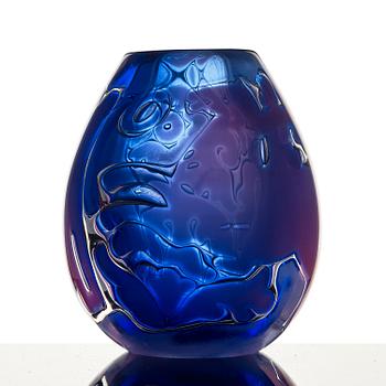 Edvin Öhrström, an ariel glass vase, Orrefors 1938, provenance Gustaf Bergqvist.