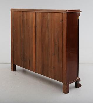 BOKHYLLA, Karl Johan-stil, 1900-talets första hälft.