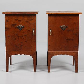 POTTSKÅP, ett par, 1930-tal.