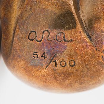 Birgitta Ara, veistos, kiillotettua pronssia, signeerattu ja numeroitu 54/100.