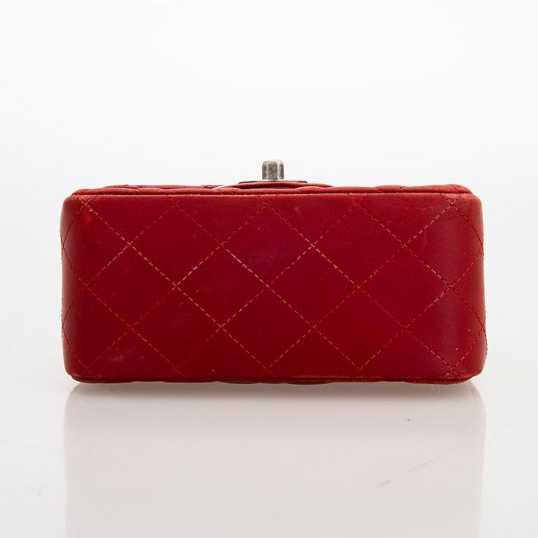 Chanel, "Classic flap bag mini" laukku, 1989-1991.