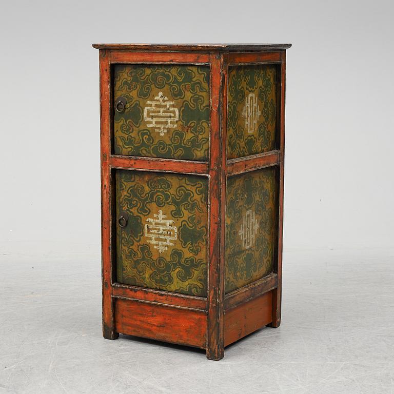 A Chinese wooden cabinet, 20th century.