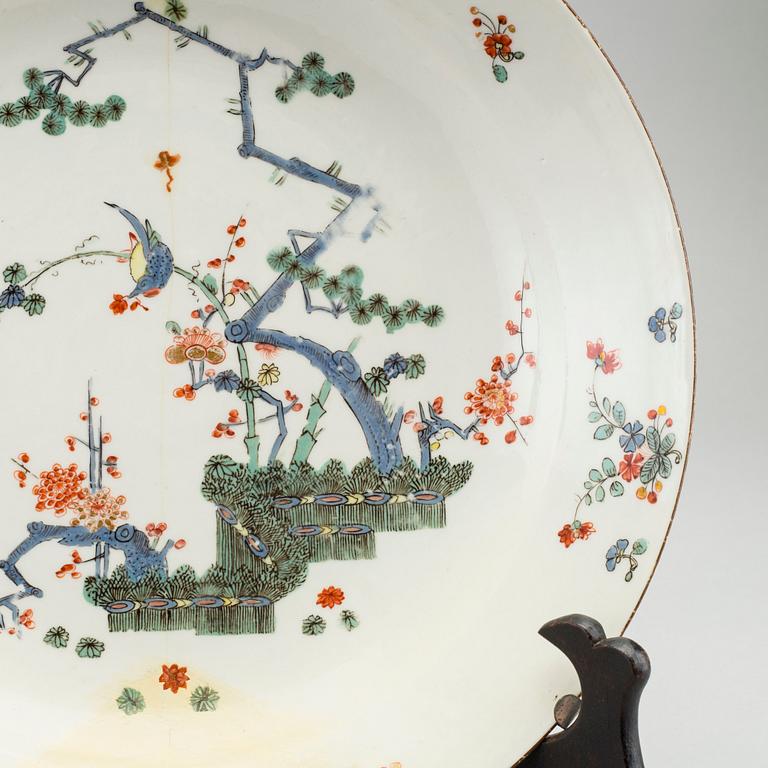 SKÅLFAT, tre stycken, porslin. Japan, Edo (1603–1868).
