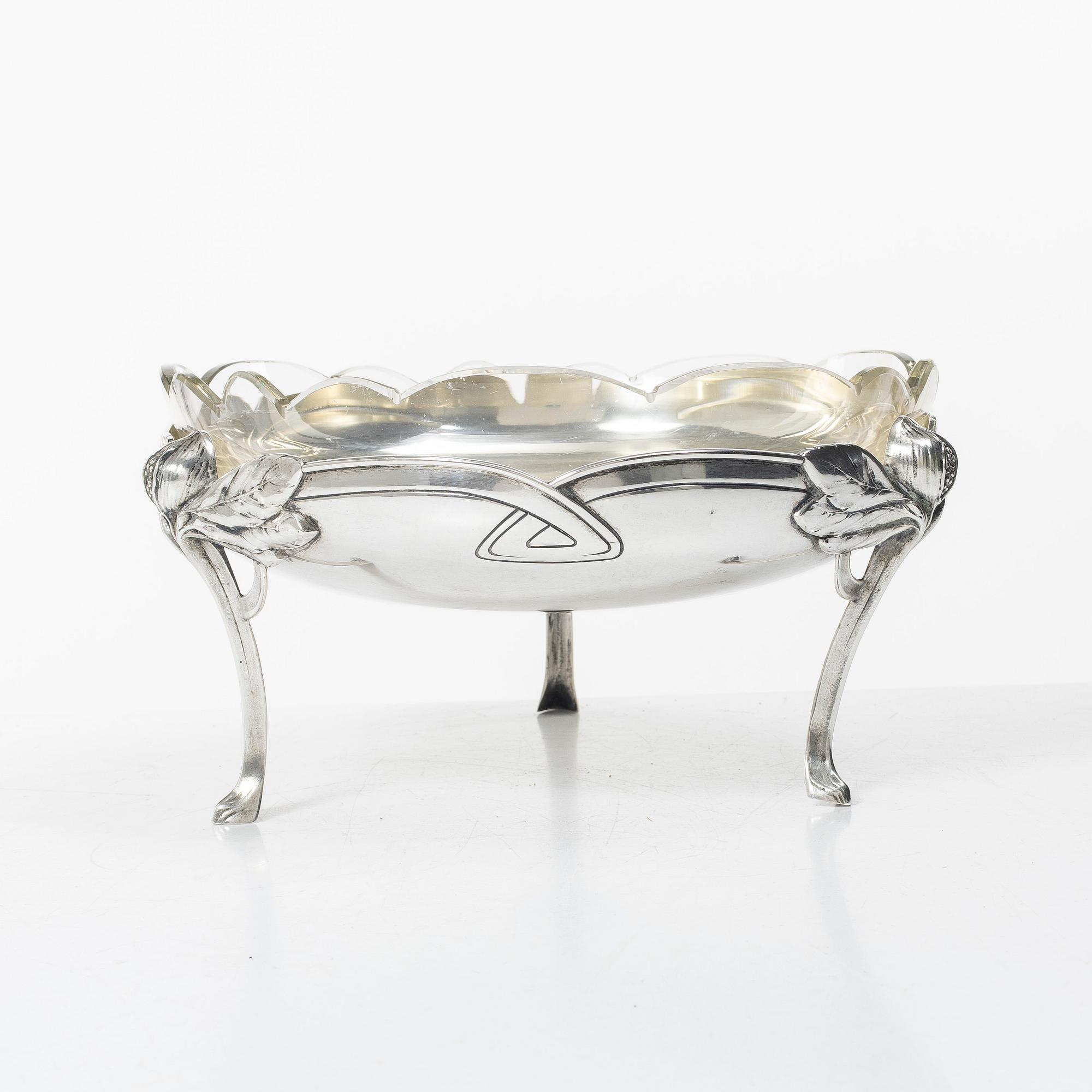 A Jugend silver bowl/stand with glass bowl, Oulu, Finland 1908.