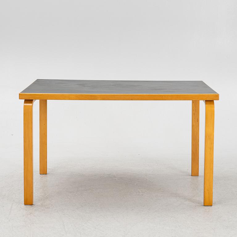 Alvar Aalto, table, Huonekalu-ja Rakennustyötehdas Oy, mid-20th century.