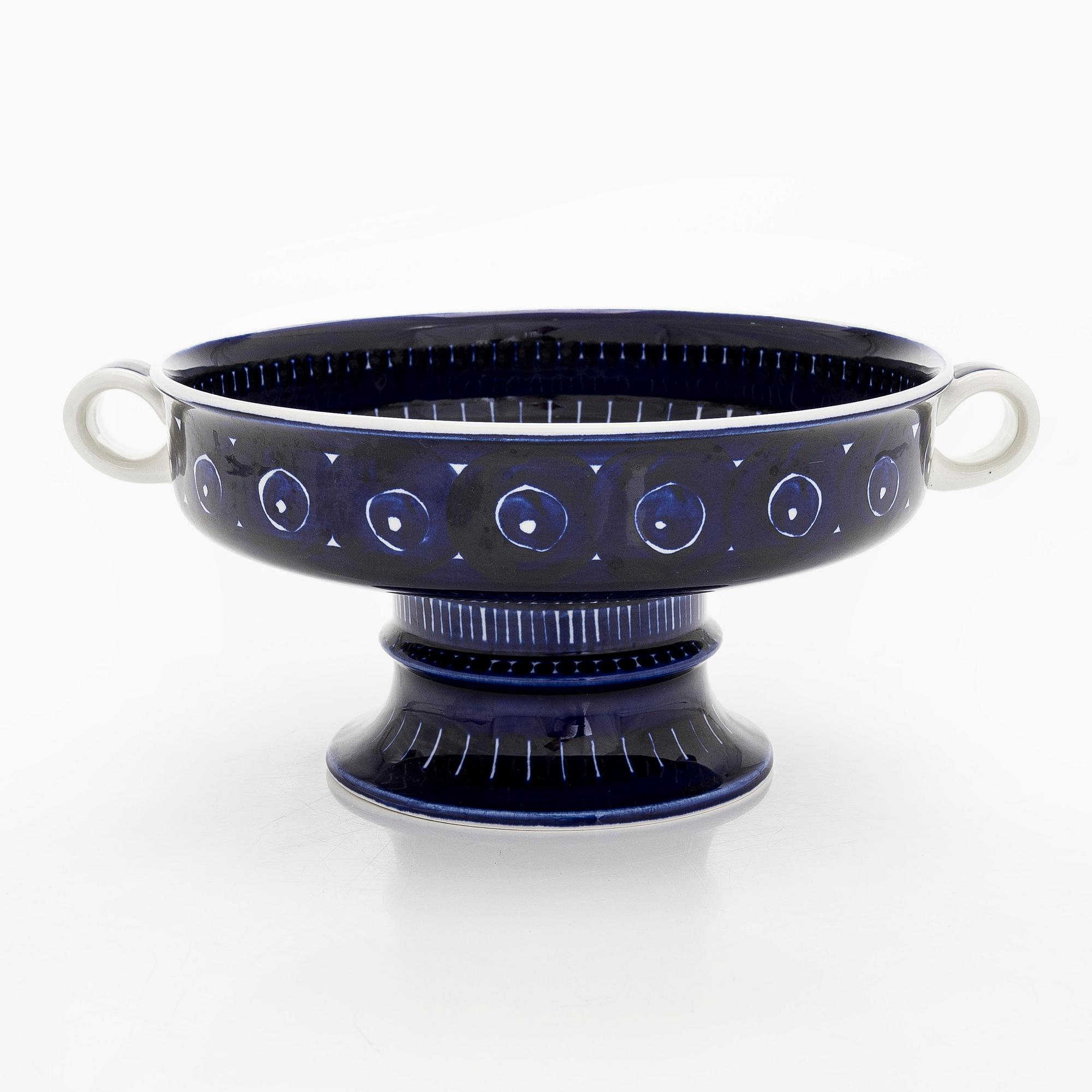 Ulla Procopé, a "Valencia" footed porcelain bowl, Arabia, Finland.
