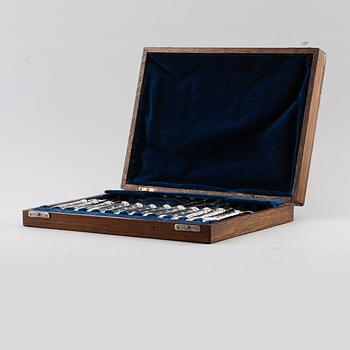 FISKBESTICK, 12 st, pläter, England, 1900-talets mitt.