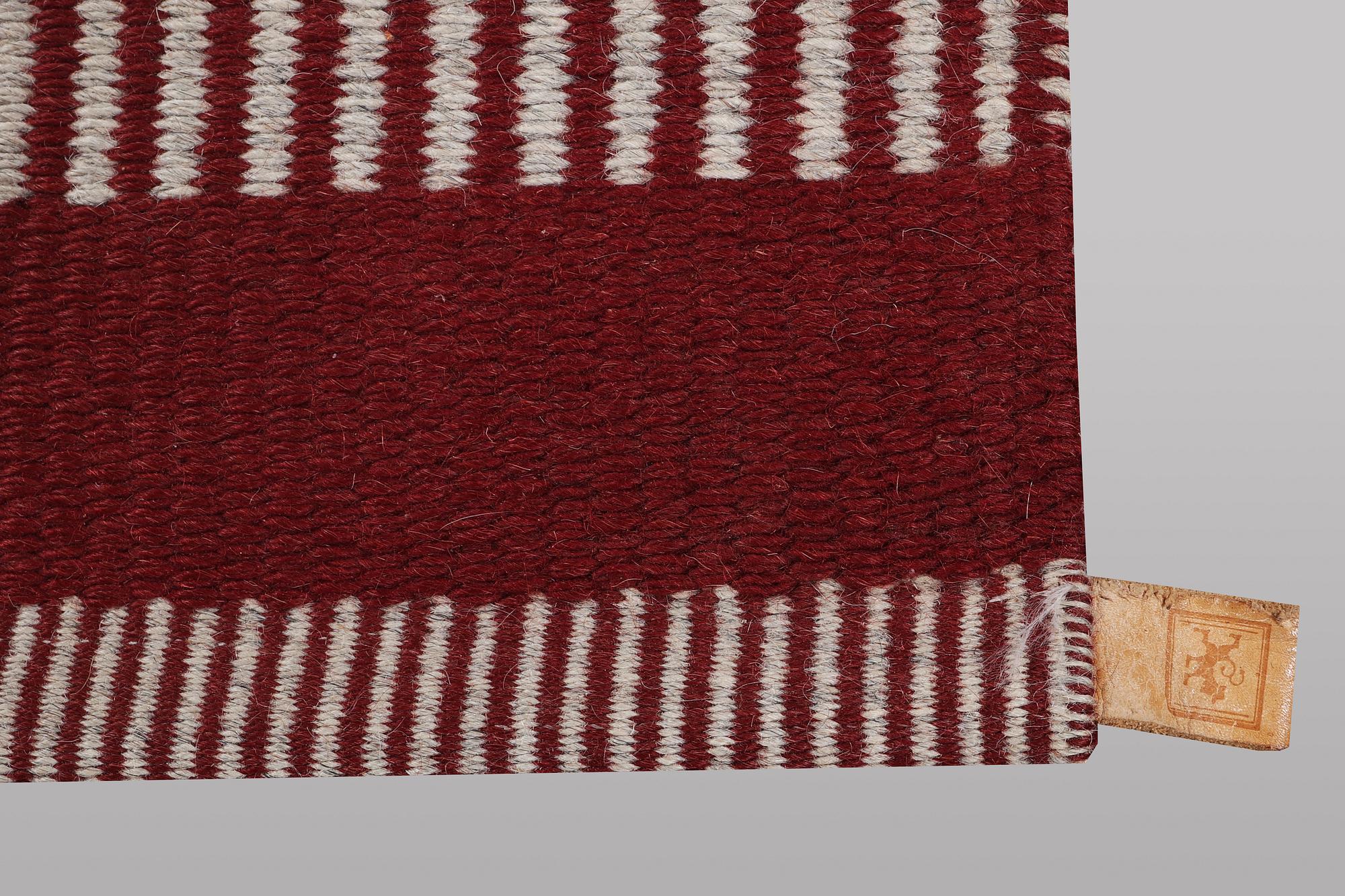 A pair of carpets, Kasthall, ca. 94 x 76 cm & ca. 94 x 86 cm.