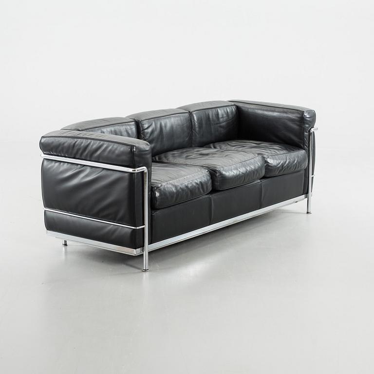 SOFFA, "LC 2", Le Corbusier, Pierre Jeanneret och Charlotte Perriand, Cassina, Italien.
