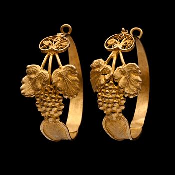 1008. A pair of Georgian loop earrings. Made in Sweden by goldsmith Alexander Magnus Lundström in Visby.
