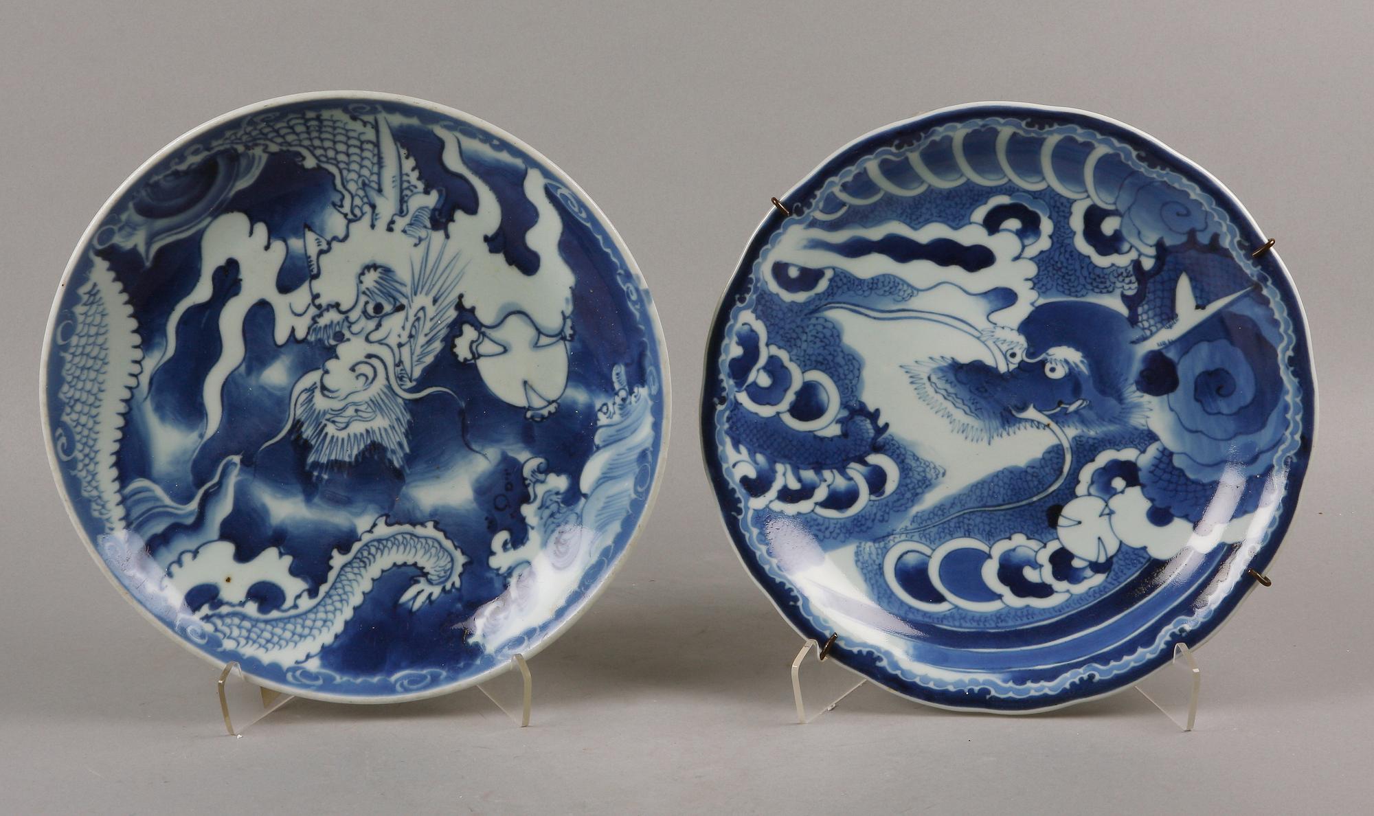 FAT, 2 st snarlika, porslin, Japan 1800-tal.