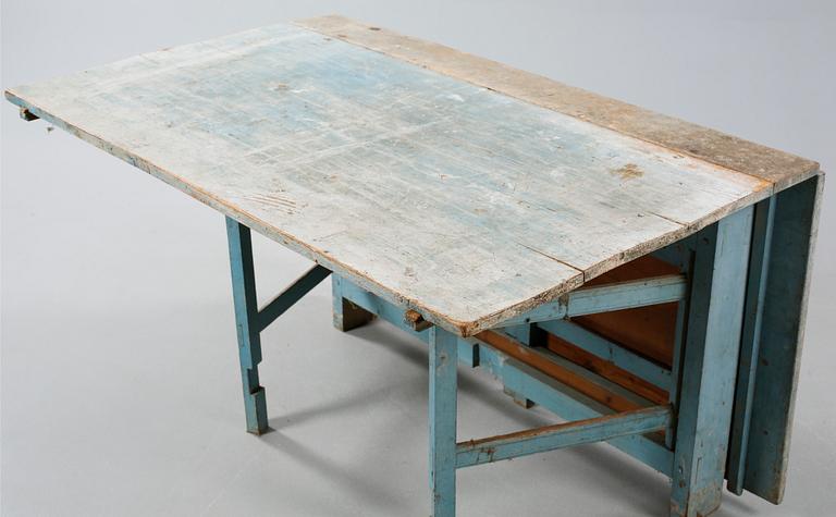 A Swedish handicraft table, 19th century.