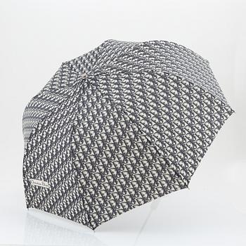 Christian Dior, weekendväska med paraply.