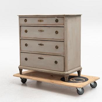 A painted chest of drawers, 19th century.