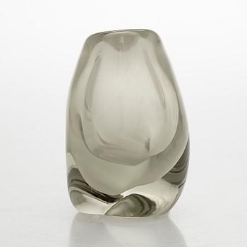 Gunnel Nyman, A glass vase, model 'GN 35', unsigned.