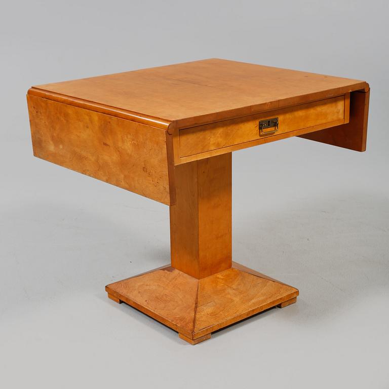 BORD, Karl Johan-stil, 1900-talets första hälft.