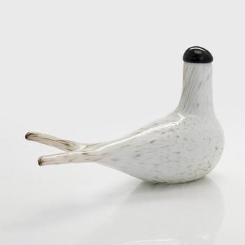 Oiva Toikka, an annual glass bird 'Arctic tern', signed O. Toikka Nuutajärvi 2000.