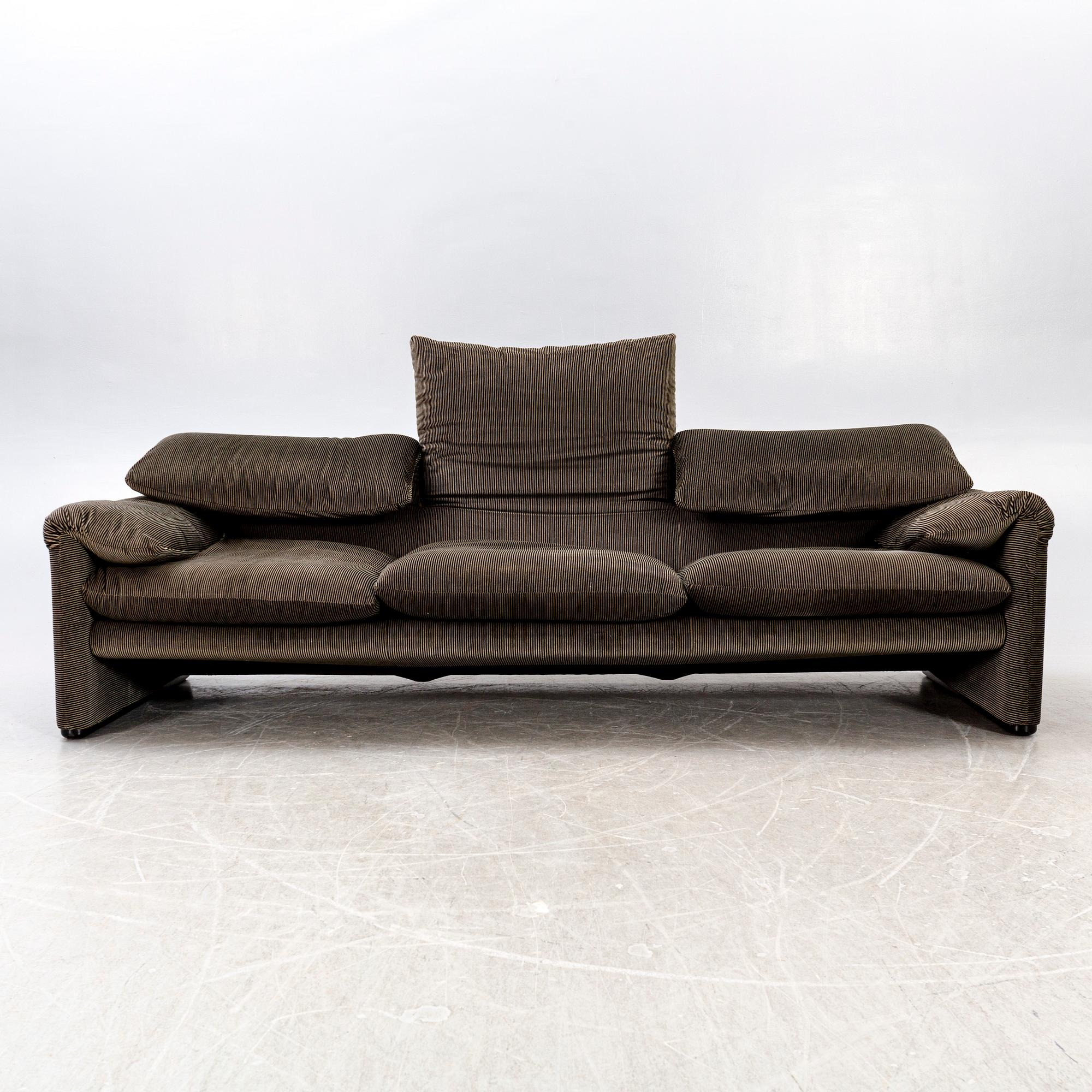 Vico Magistretti, sofa, "Maralunga" for Cassina designed in 1973.