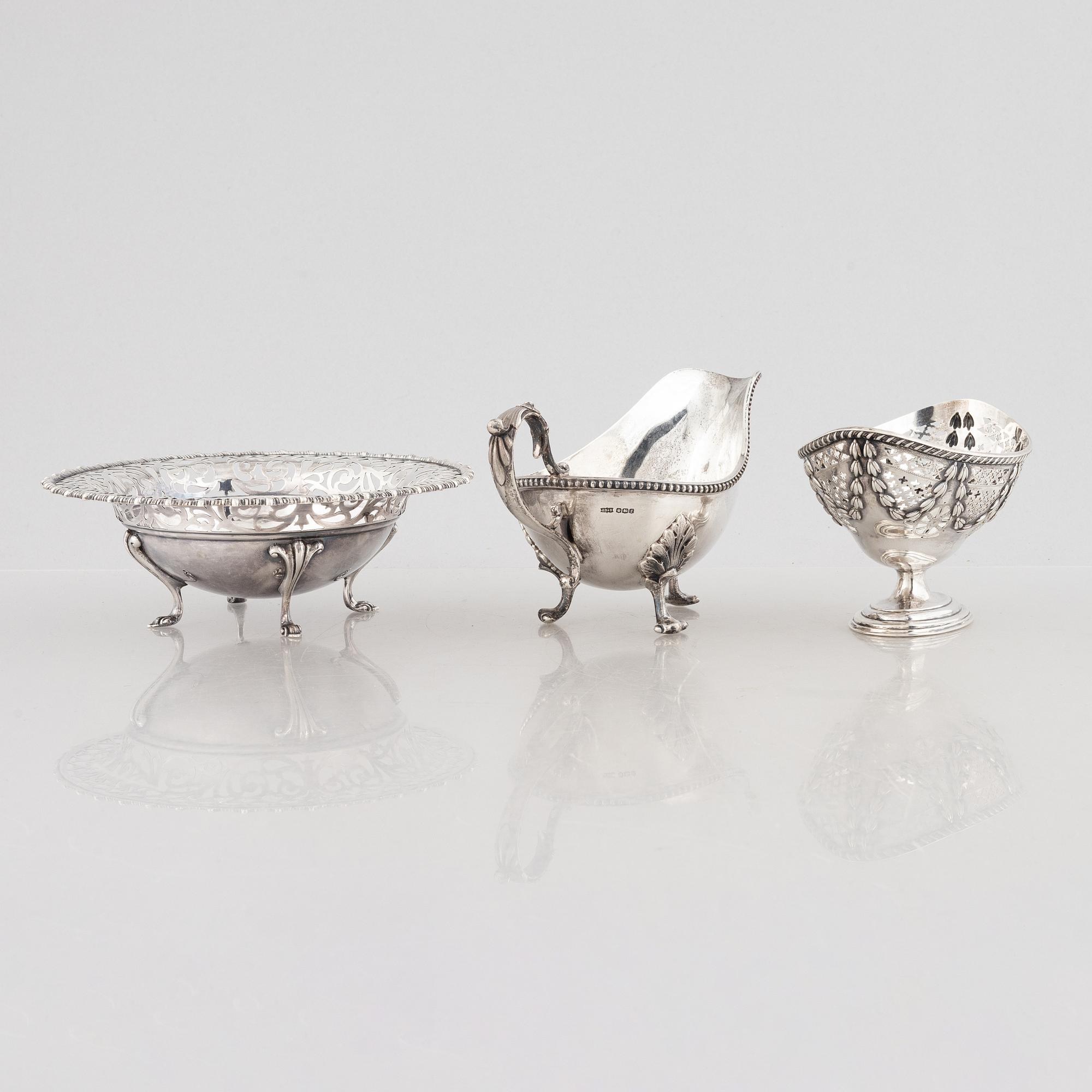 Two silver bowls and a sauce bowl, England and Sweden, 1900-1932.