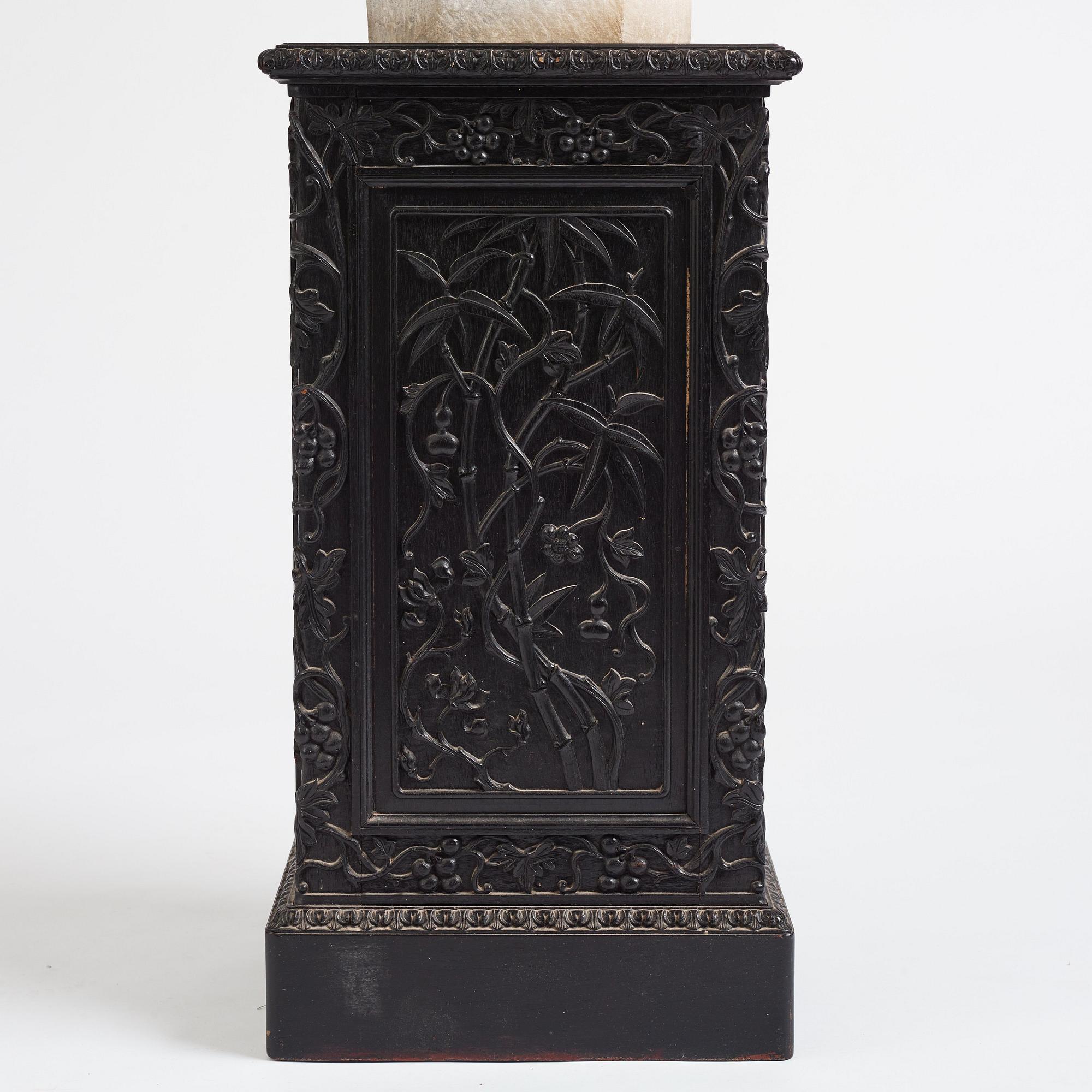 Skulptur, sten. Kina, troligen tidigt 1900-tal.