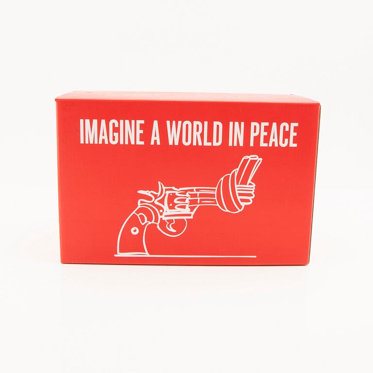 Carl Fredrik Reuterswärd, Non-Violence Project Foundation, skulptur daterad och nurmerad 2017 4/30.
