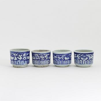 A group of four Chinese blue and white censers/flower pots, late Qing dynasty, 19th/20th Century.