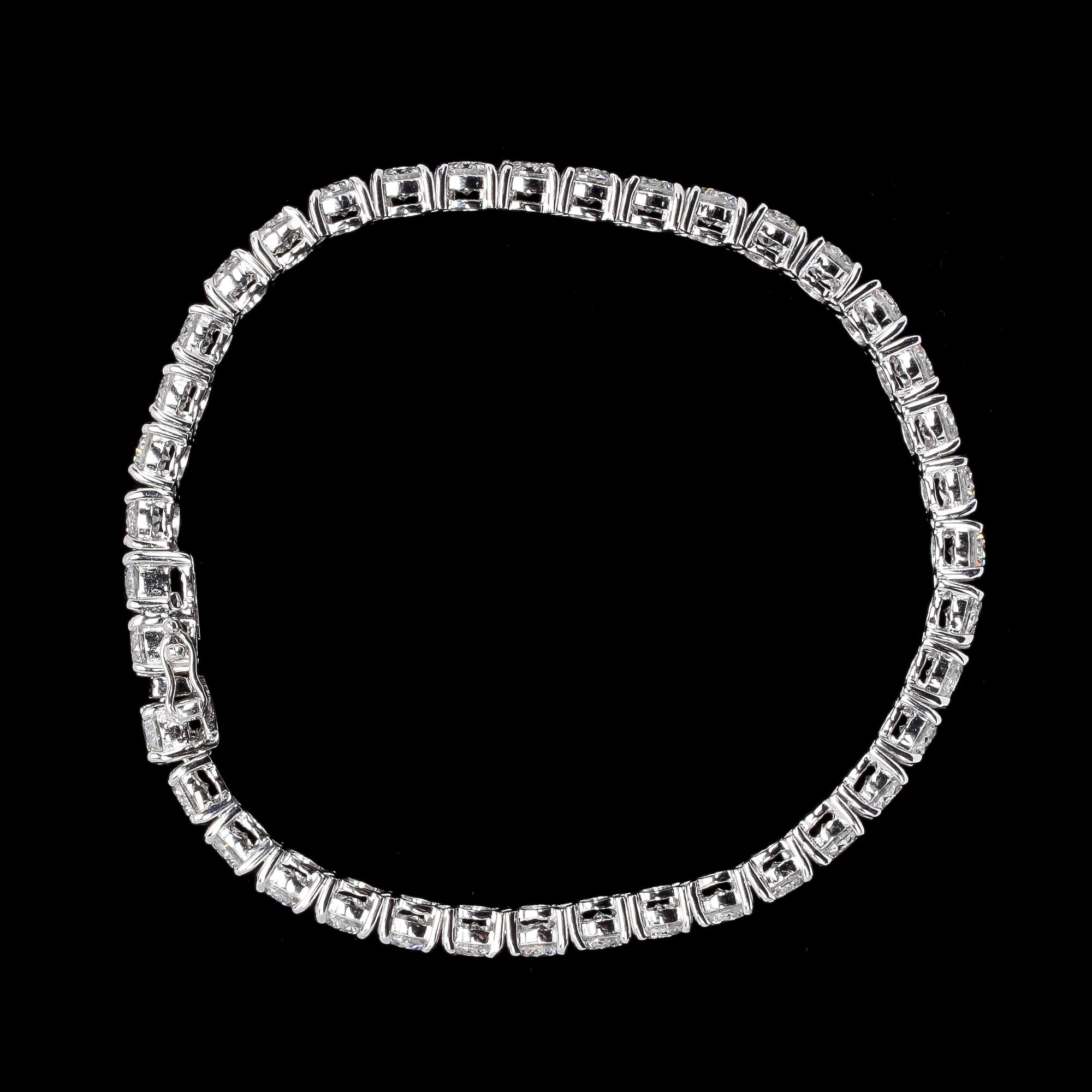 BRACELET, 39 brilliant cut diamonds, tot. 9.86 cts.