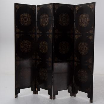 A chinese screen with stone inlay, first half of the 20th Century.