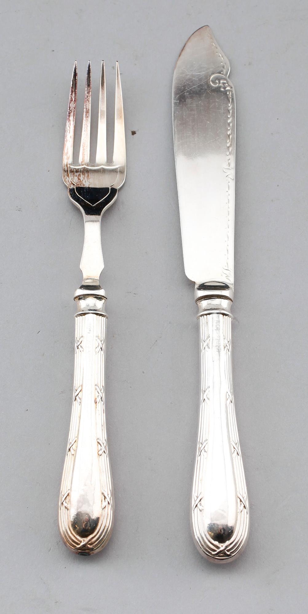 FISKBESTICK, 12 st, pläter, England, 1900-talets mitt.
