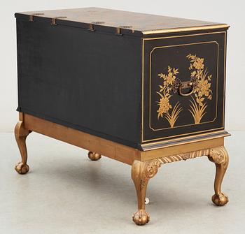 KISTA, lack, kinesiserande stil, 1900-tal.