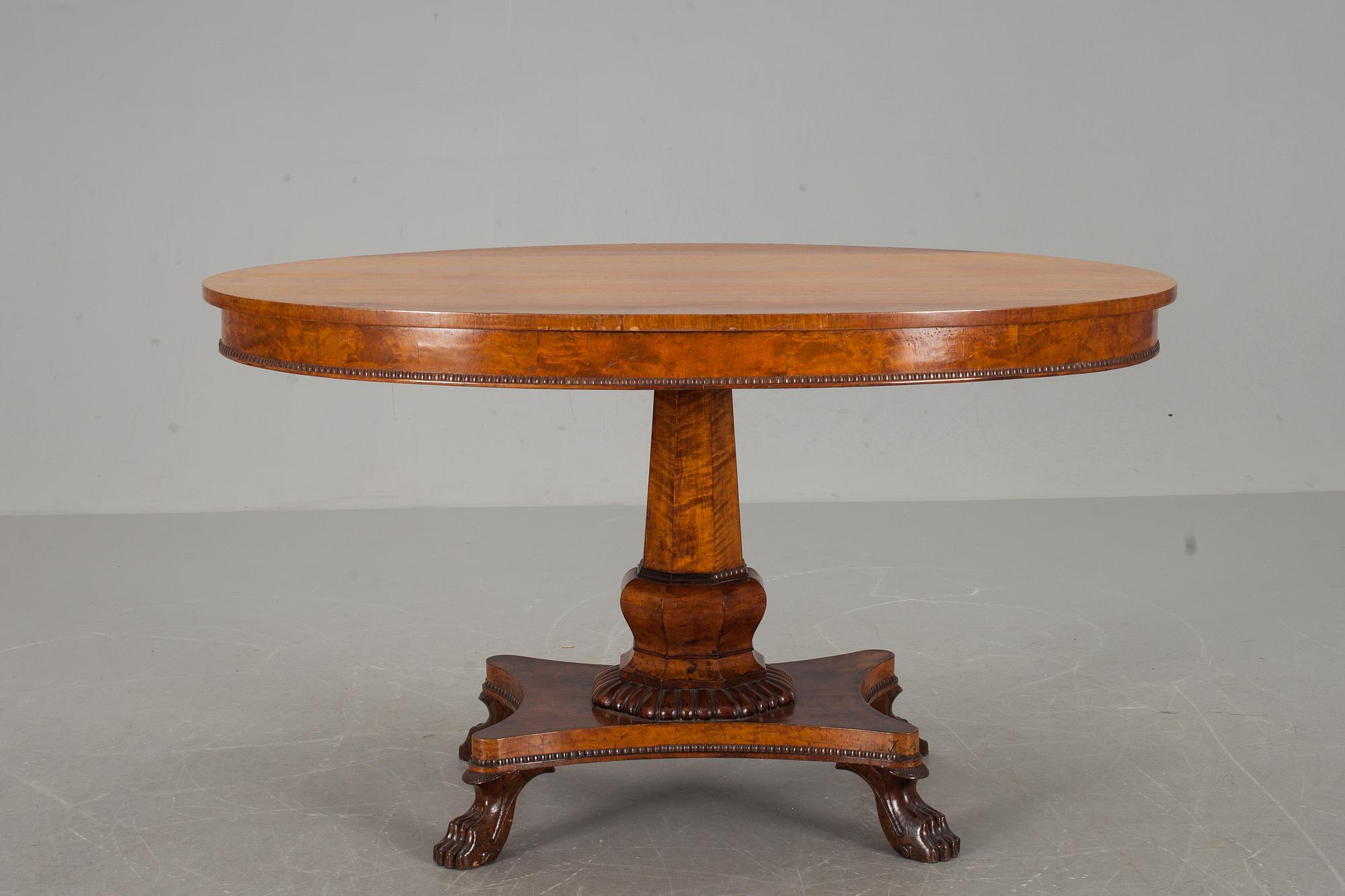SALONGSBORD, senempire, 1800-talets första hälft.