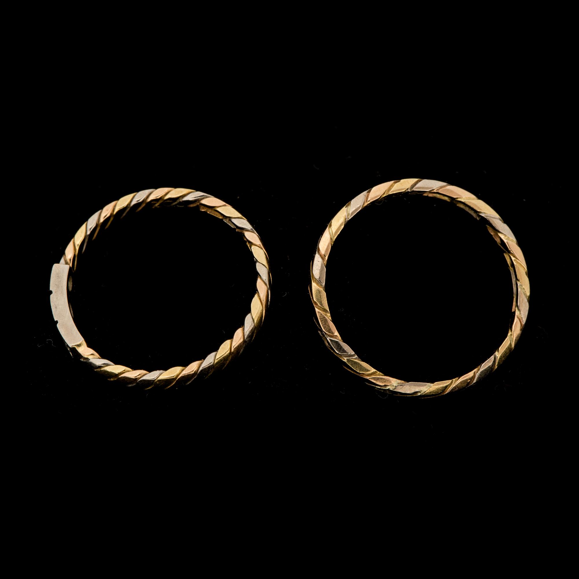 RINGAR, 2 st. 18K guld med små diamanter. Gustaf Dahlgren Malmö. Vikt tot. ca 4 gram.