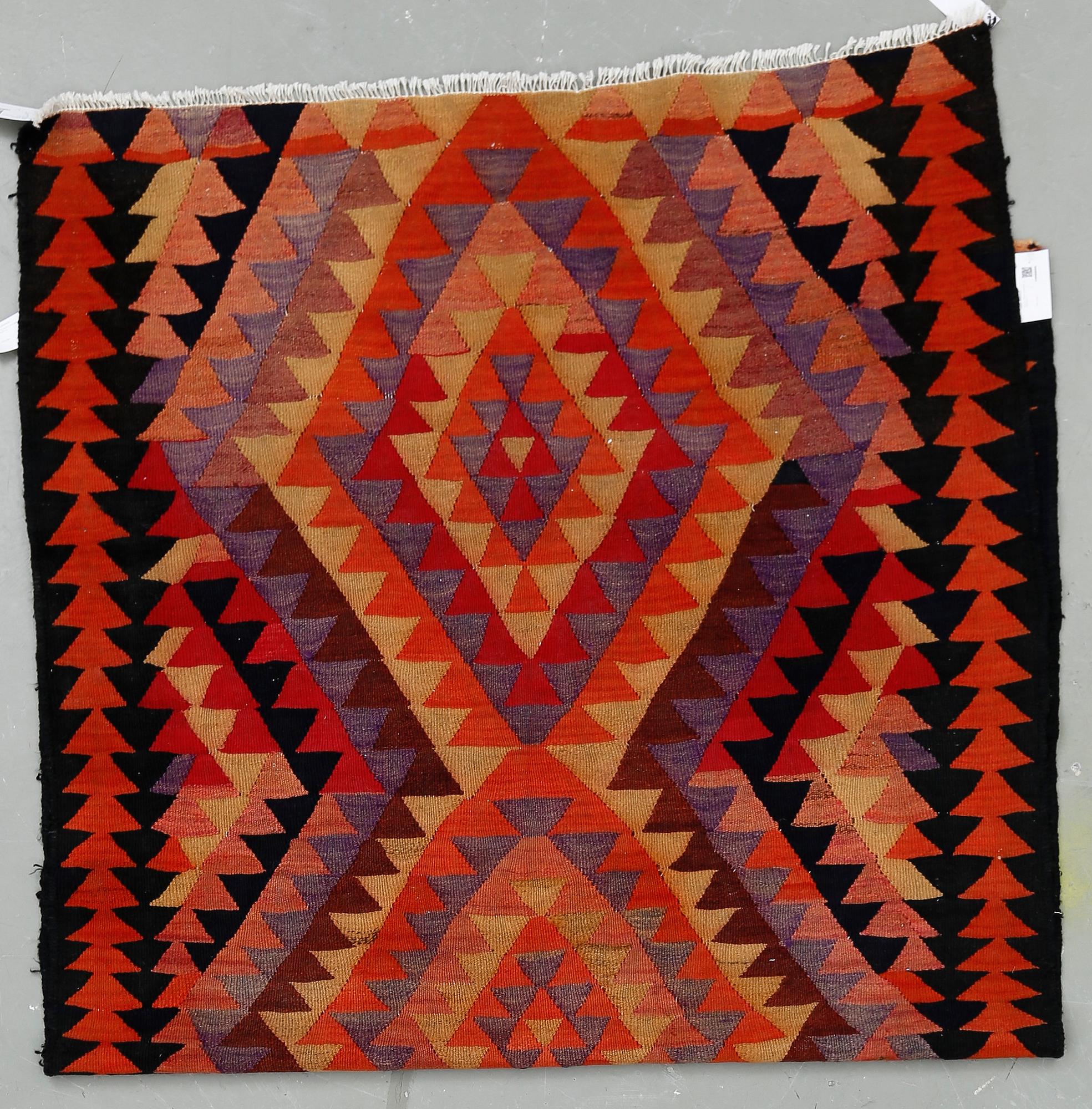 MATTA, Kelim, semiantik. Ca 252x140 cm.