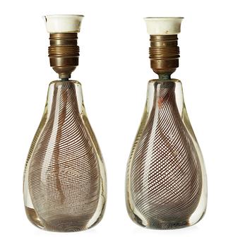 192. BORDSLAMPOR, ett par, glas. Venini, Murano 1935-43.