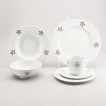 Jonas Bohlin, servis Qvint 28 dlr Rörstrand porslin.