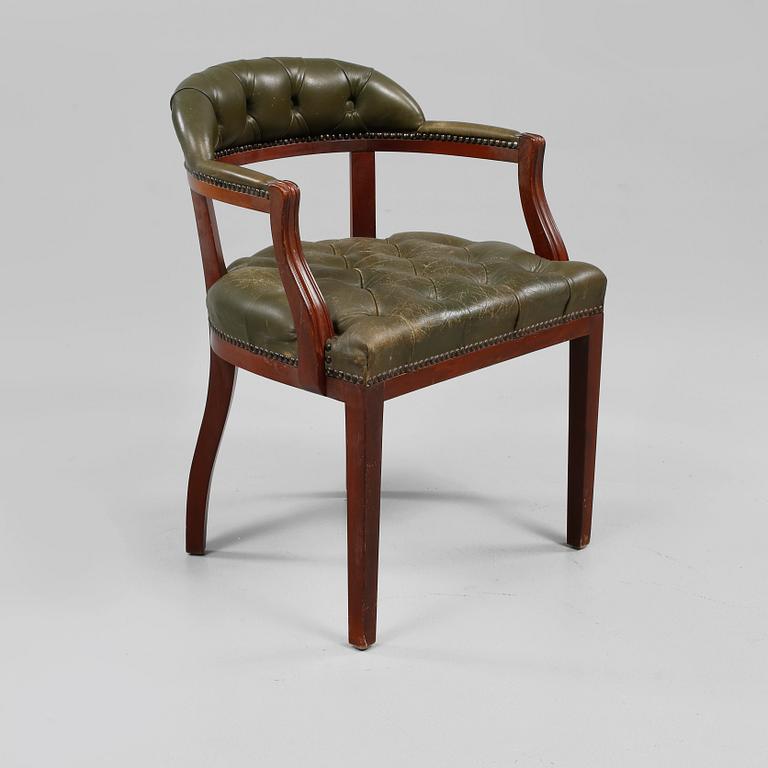 SKRIVBORDSSTOL, engelsk stil, 1900-talets andra hälft.