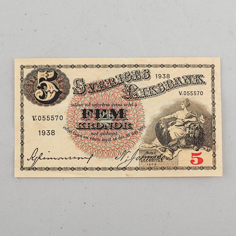 64 5 kronor bills, 1938- 1981.