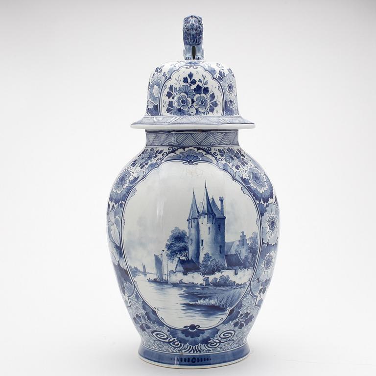 URNA, porslin, Delft, 1900-tal.