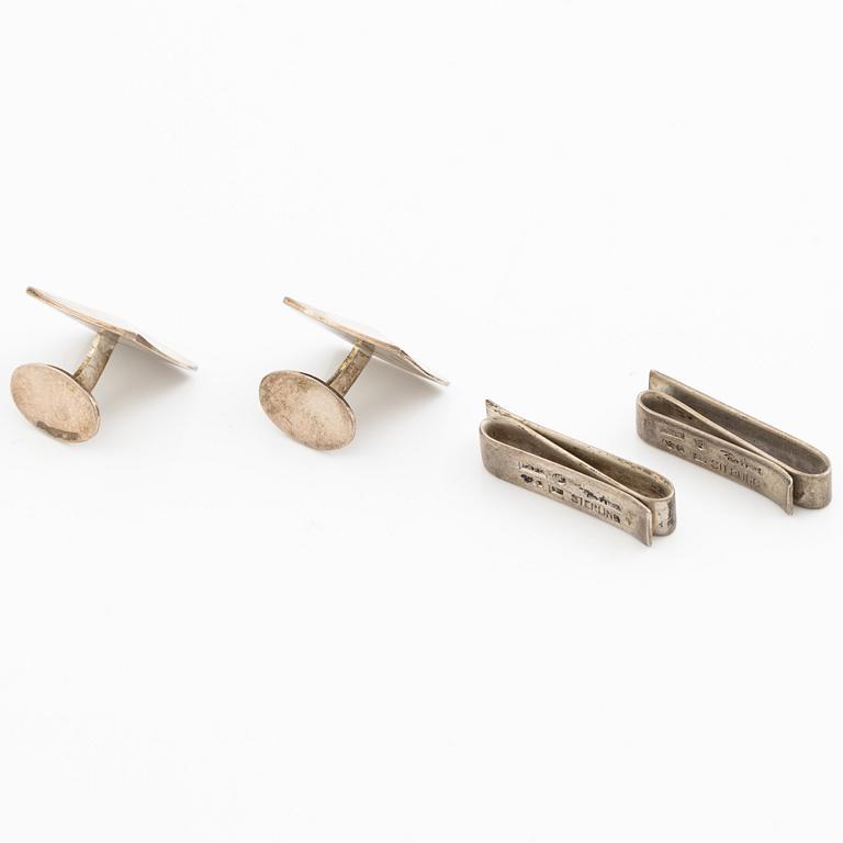 A pair of cufflinks and two tie clips, silver, Giertta and Kåpe.