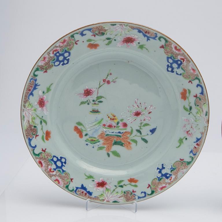 Tallrikar, 4 st, Kina, Qianlong (1736-95).