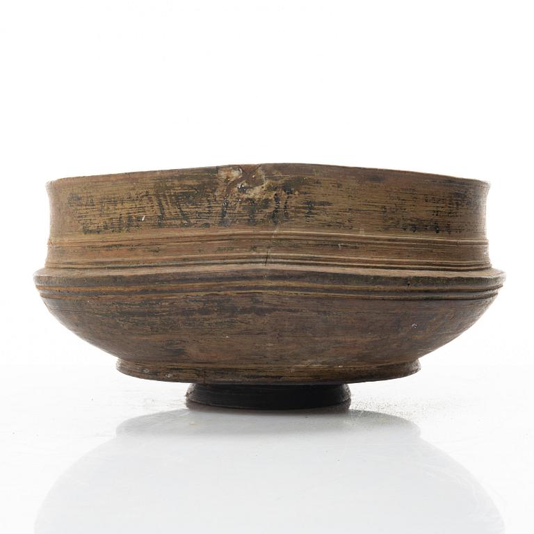 Turned bowl, folk art, 19th century.