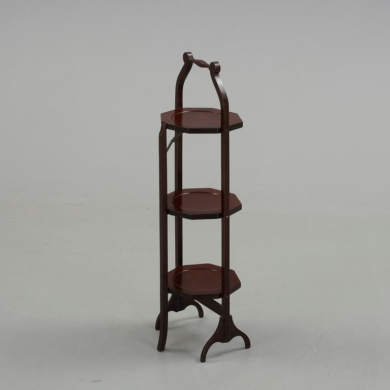 CAKESTAND, Engelsk stil, 1900-tal.