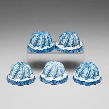 748. A set of five blue and white moulds, Qing dynasty, Qianlong (1736-95).