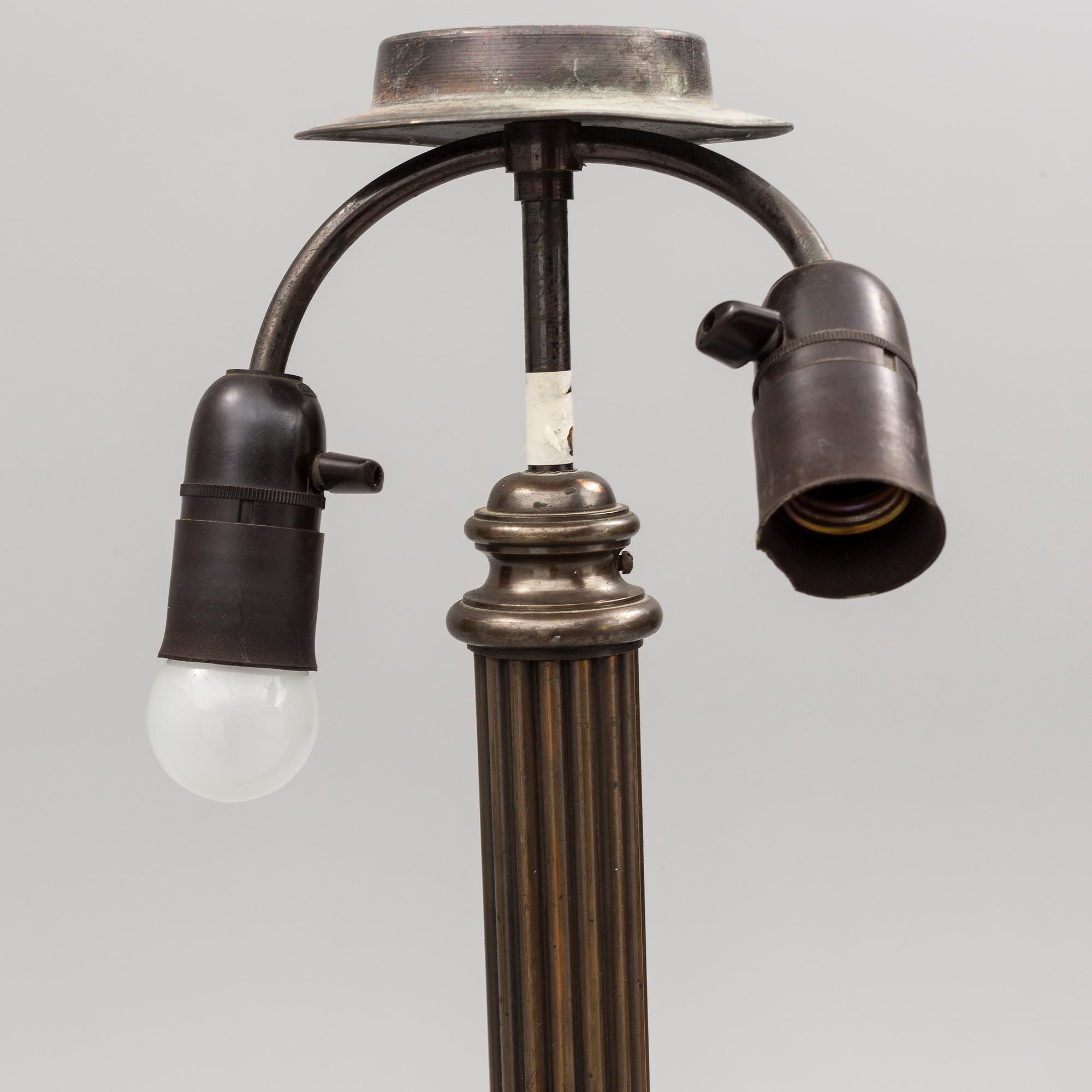 GOLVLAMPA, koppar, 1920-tal.