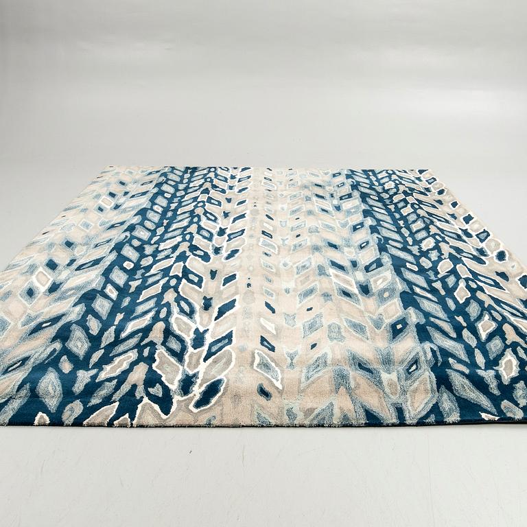 William Yeoward, rug, "Kalata indigo", approx. 425 x 300 cm.