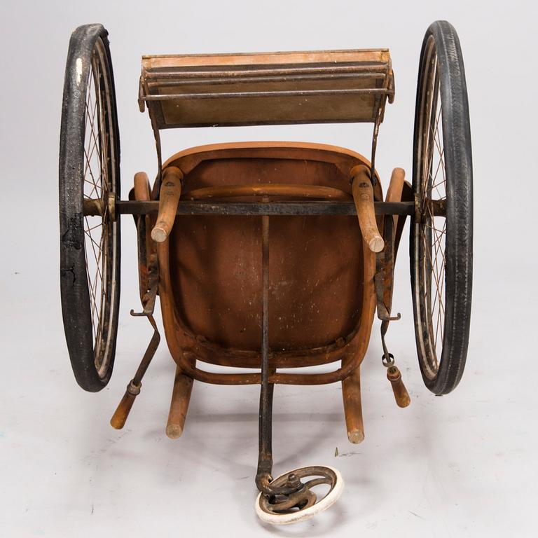 PYÖRÄTUOLI, 1900-luku.