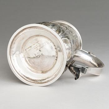 JOHN EDWARDS II, a sterling silver tankard, mark of John Edwards II or possibly of his son, London 1755.